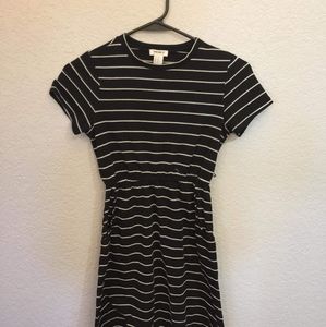 Striped pocketed dress